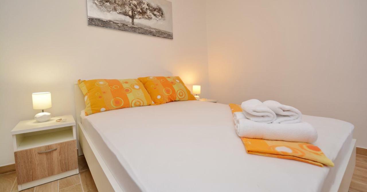 Apartmani Cesarec Basina Екстер'єр фото