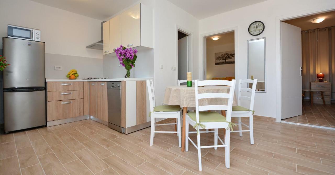 Apartmani Cesarec Basina Екстер'єр фото